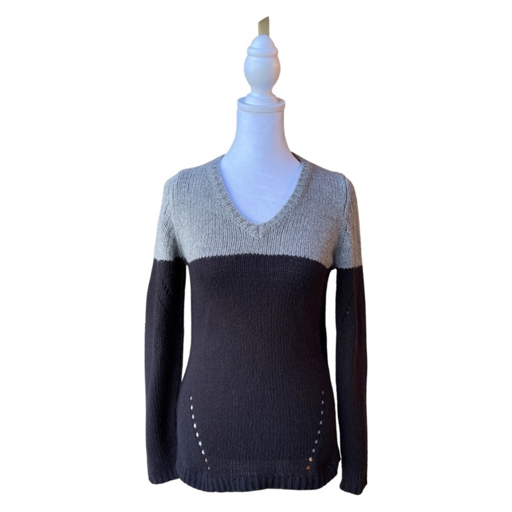 NWT Anne Taylor Petite Women’s Color Block Sweater | Size Small | black and gray